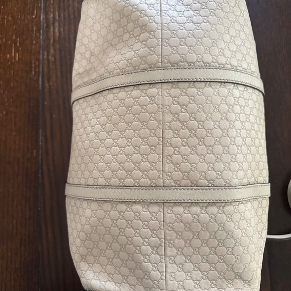 Gucci Microguccissima Leather Boston Bag – Ivory – Authentic w/ Strap & Dust Bag - Picture 7 of 13